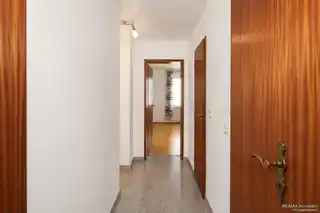 Flur 2