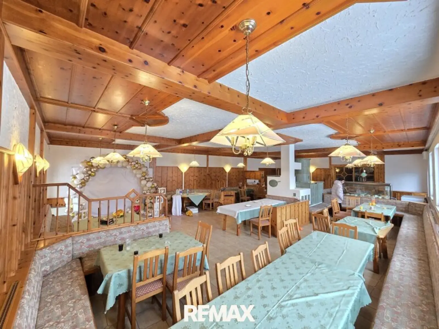 12 Restaurant
