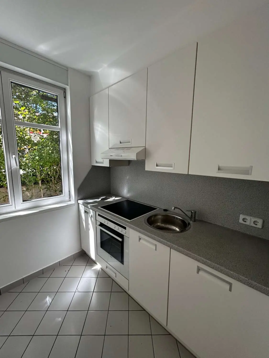 Herrliche 3-Zimmer-Gartenwohnung,  nahe Tiergarten Schönbrunn!