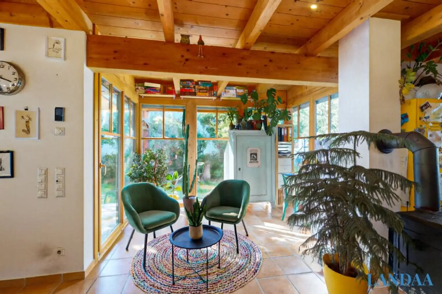 Grünes Glück – Modernes Wohnen im Holzdesign