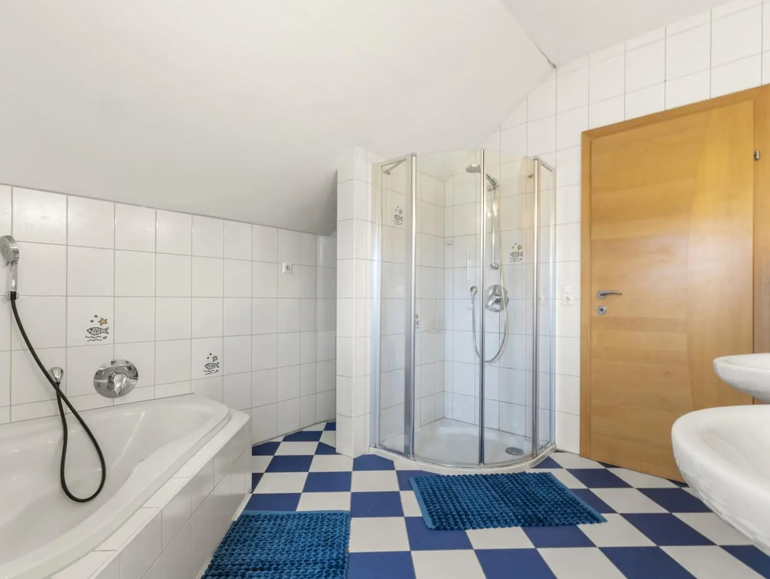 Badezimmer im Obergeschoss