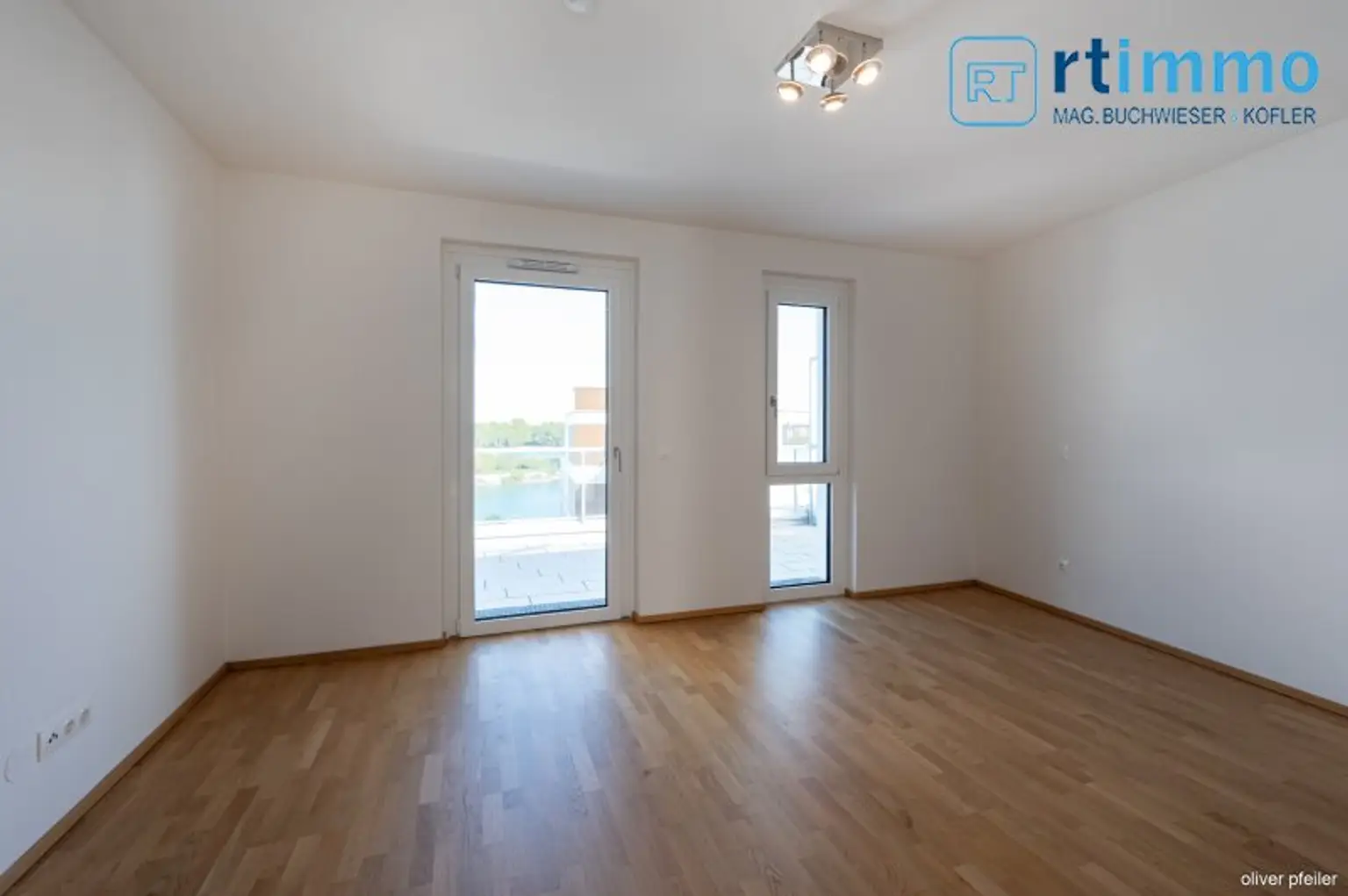 DONAUBLICK: EXKLUSIVER TERRASSENTRAUM MIT OST-WEST-AUSRICHTUNG IN DER KUCHELAU