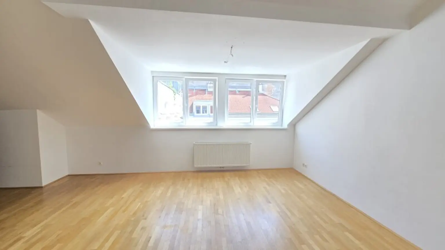 Schöne 4 Zimmer Wohnung mit Terrasse. Nähe Mariahilfer Straße