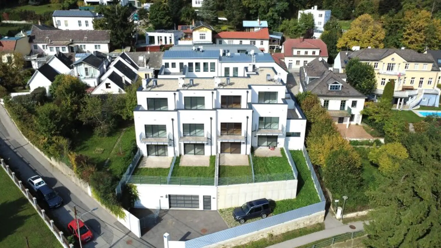 LEBENSQUALITÄT MIT AUSSICHT - EXKLUSIVES TOWNHAUS AUF EIGENGRUND IN WEIDLING – NATURNAHES WOHNEN MIT STIL