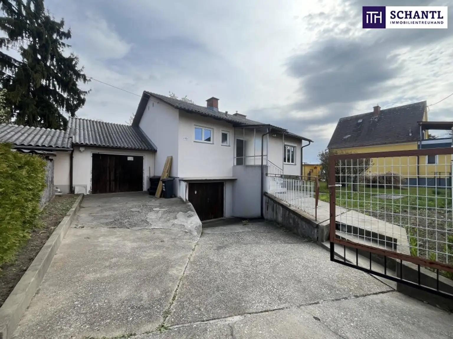 PLATZ zum WACHSEN – sanierungsbedürftiges Haus mit großem Garten und traumhaften Bäumen in Graz Liebenau! Bungalow mit Ausbaureserve!