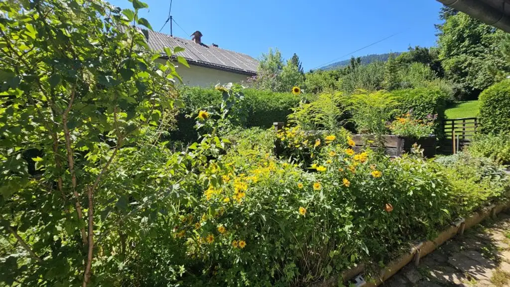 Charmantes Sanierungsobjekt in Radenthein: 5 Zimmer, Balkon und viel Potenzial!