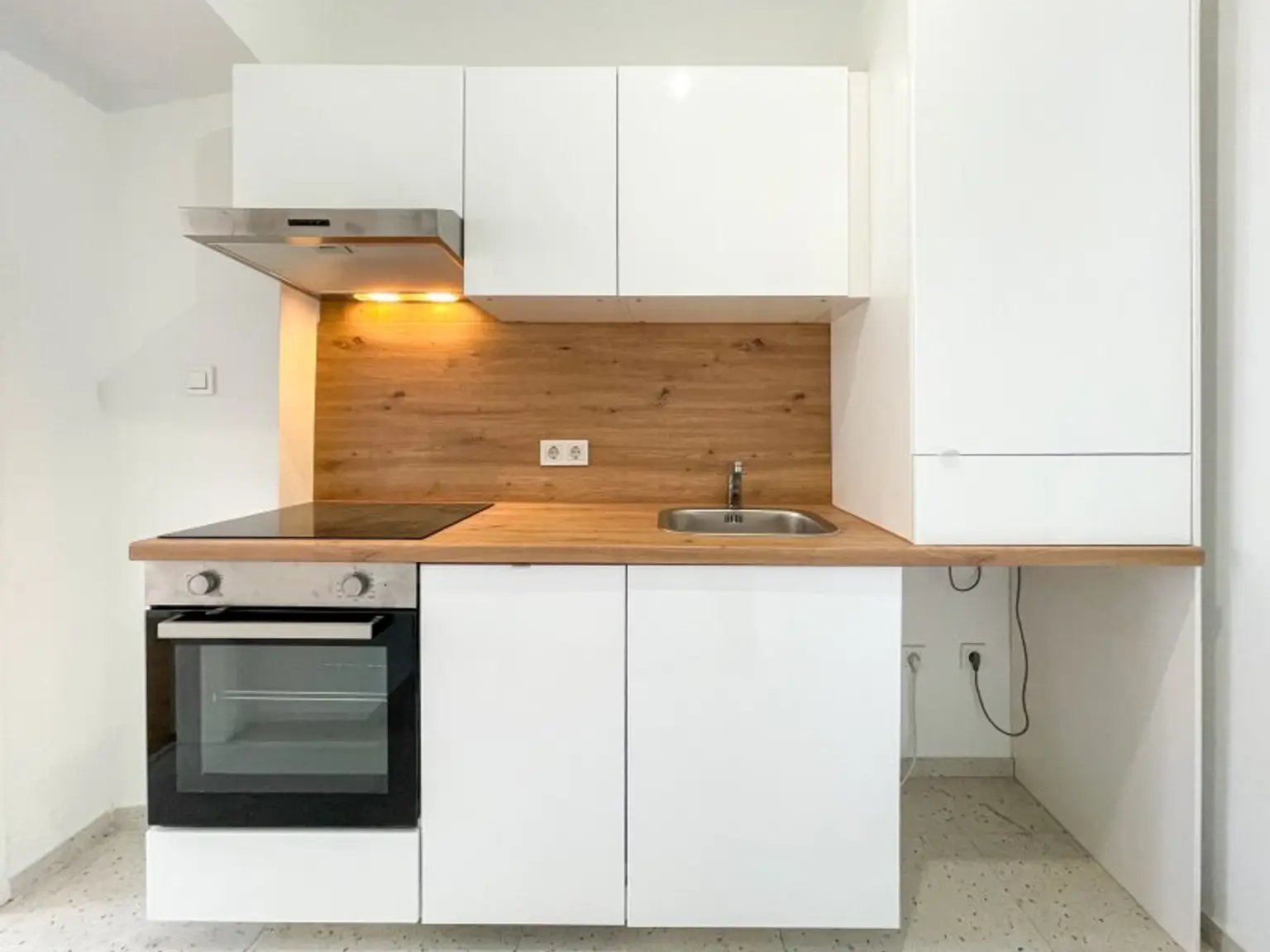 NÄHE AUGARTEN: helle sanierte 3-Zimmerwohnung inkl. neuer Küche und neuem Bad