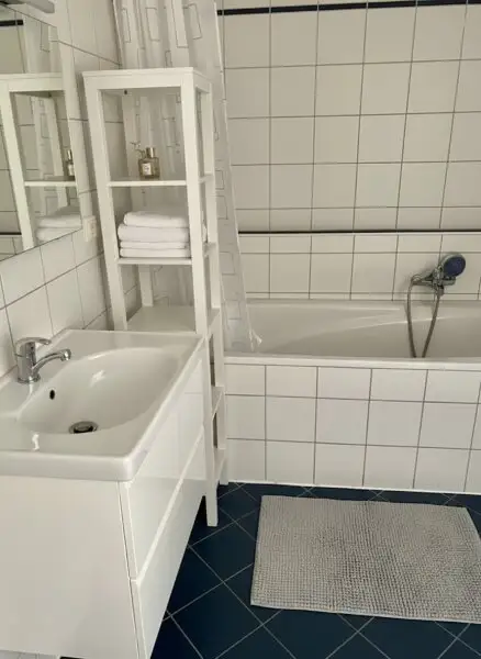 Ruhige barrierefreie 2-Zimmer-Wohnung mit Garten und Parkplatz – Ihr neues Zuhause !