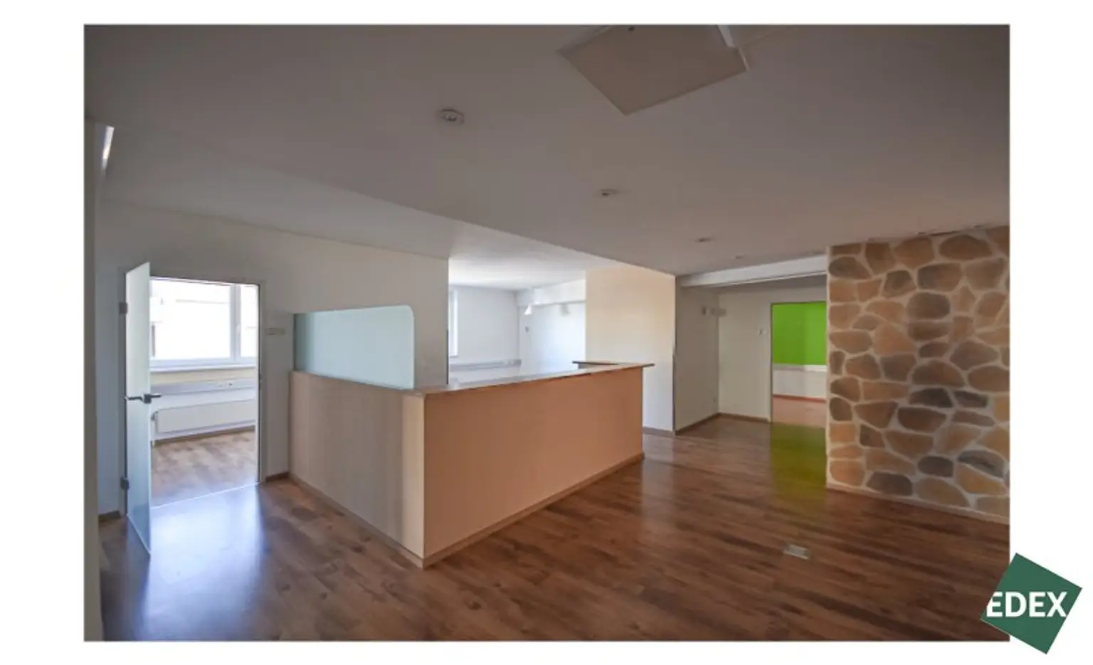 Großflächige Ordination mit guter Anbindung