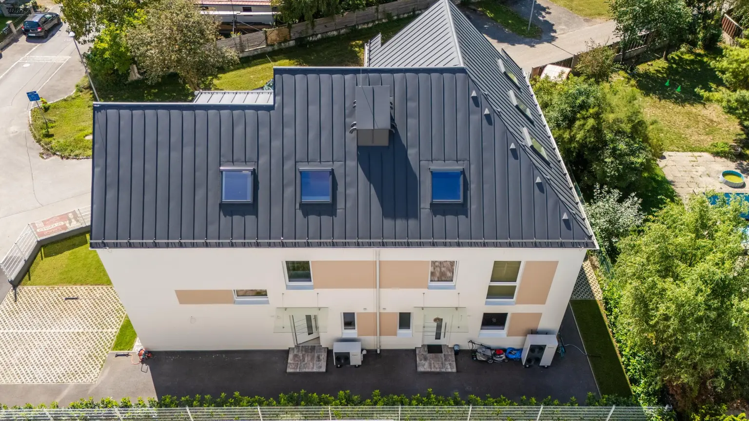 "Luxuriös & zentral – Doppelhaus in Stockerau mit 6 Zimmern und hochwertiger Möblierung"