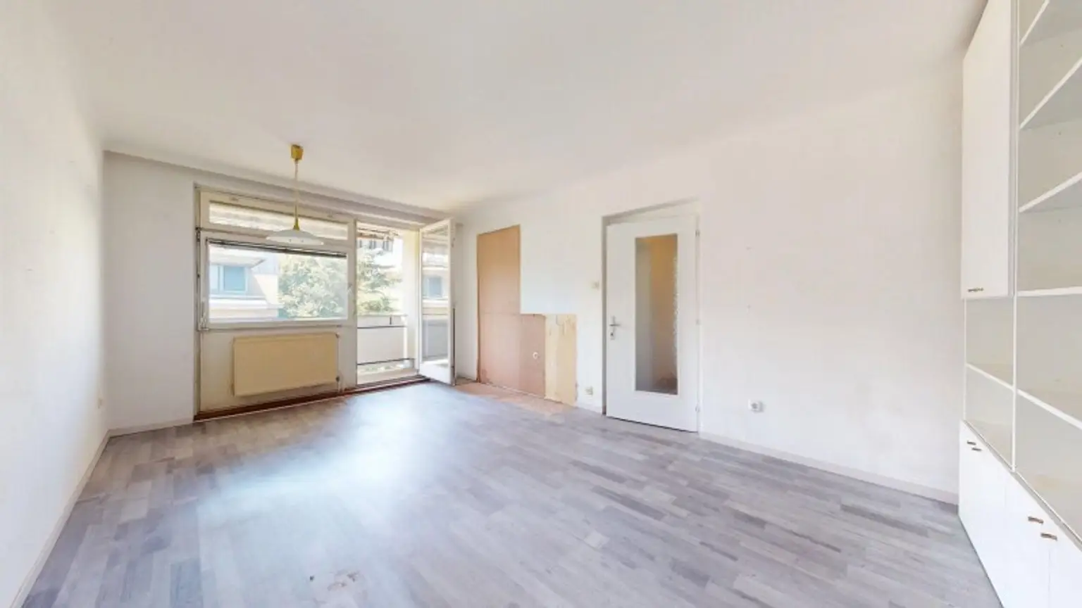 Helle Wohnung mit Loggia - FREIER MIETZINS!
