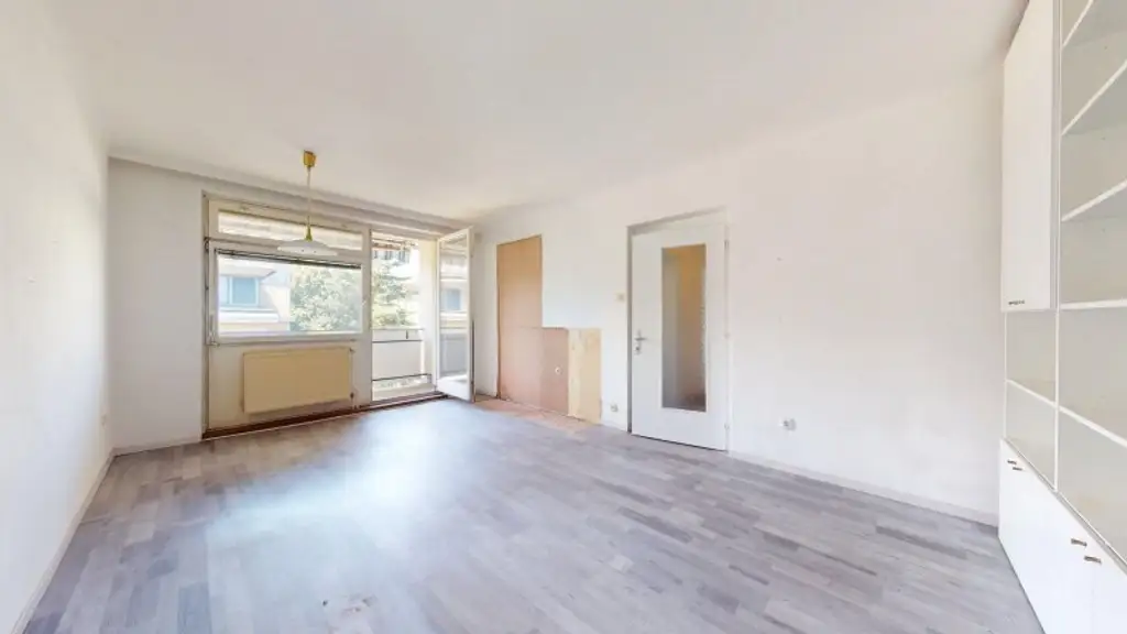 Helle Wohnung mit Loggia - FREIER MIETZINS!