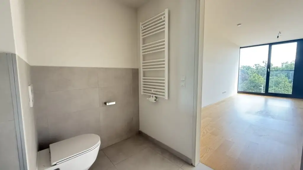 UNBEFRISTETE 4-Zimmer im Neubau mit Freifläche