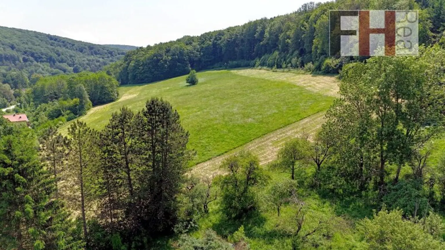 Herrschaftliches, historisches Anwesen, 94.000m² Grund, WNFL 720m², absolute Ruhelage in Pressbaum!