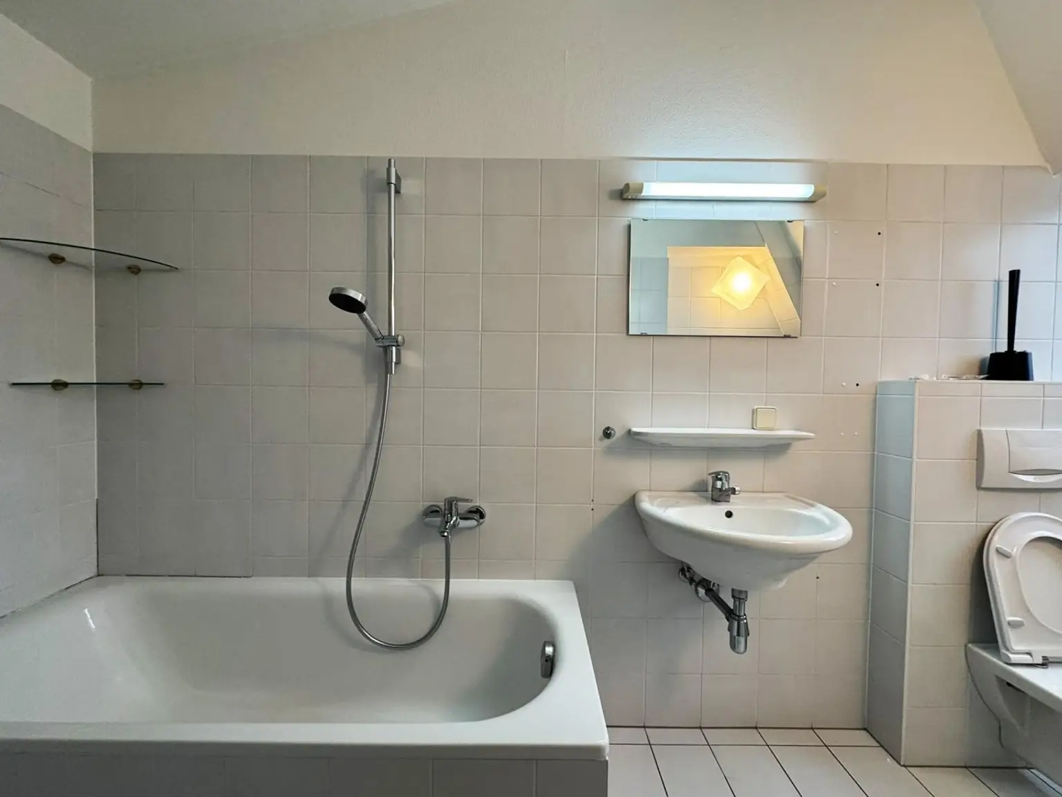 Gepflegte 2-Zimmer-Wohnung Nähe LKH und FH zu vermieten