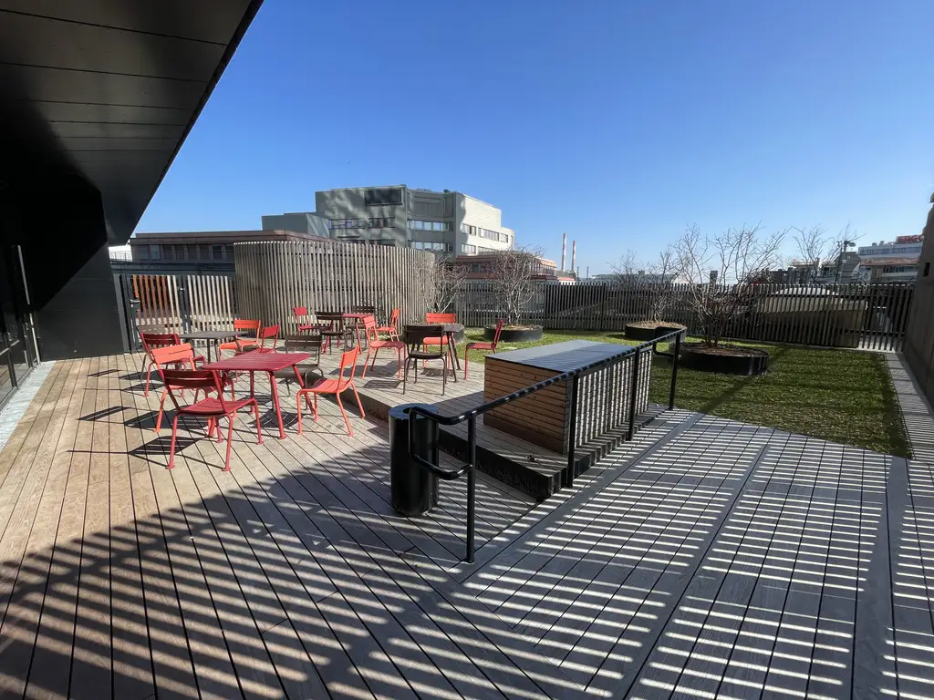 Helio Tower - 3 Zimmer - 31.Etage - Balkon mit sensationellem Blick über Wien!