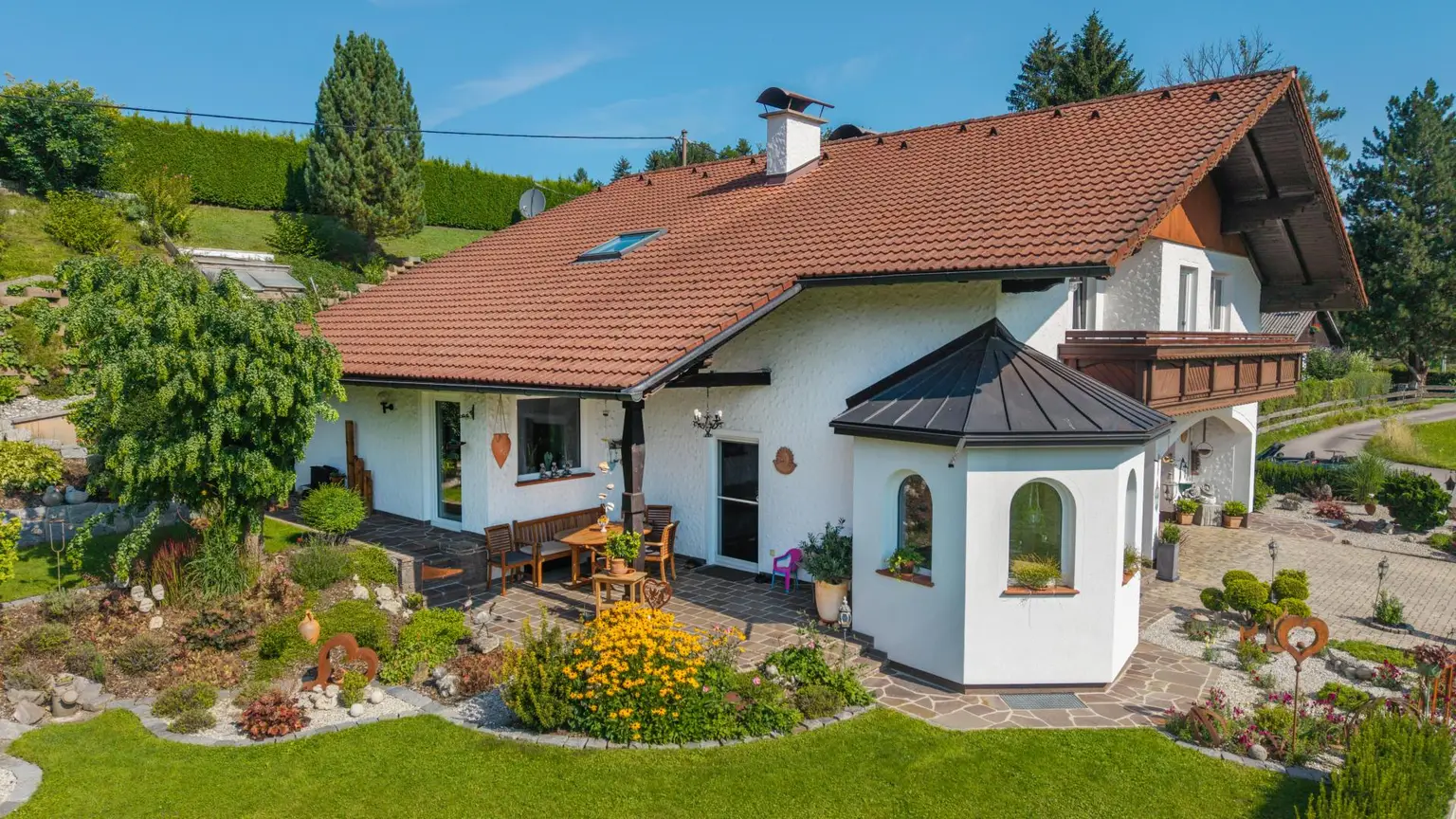 Haus mit HERZ, toller Garten, große Terrasse, herrlicher Ausblick!
