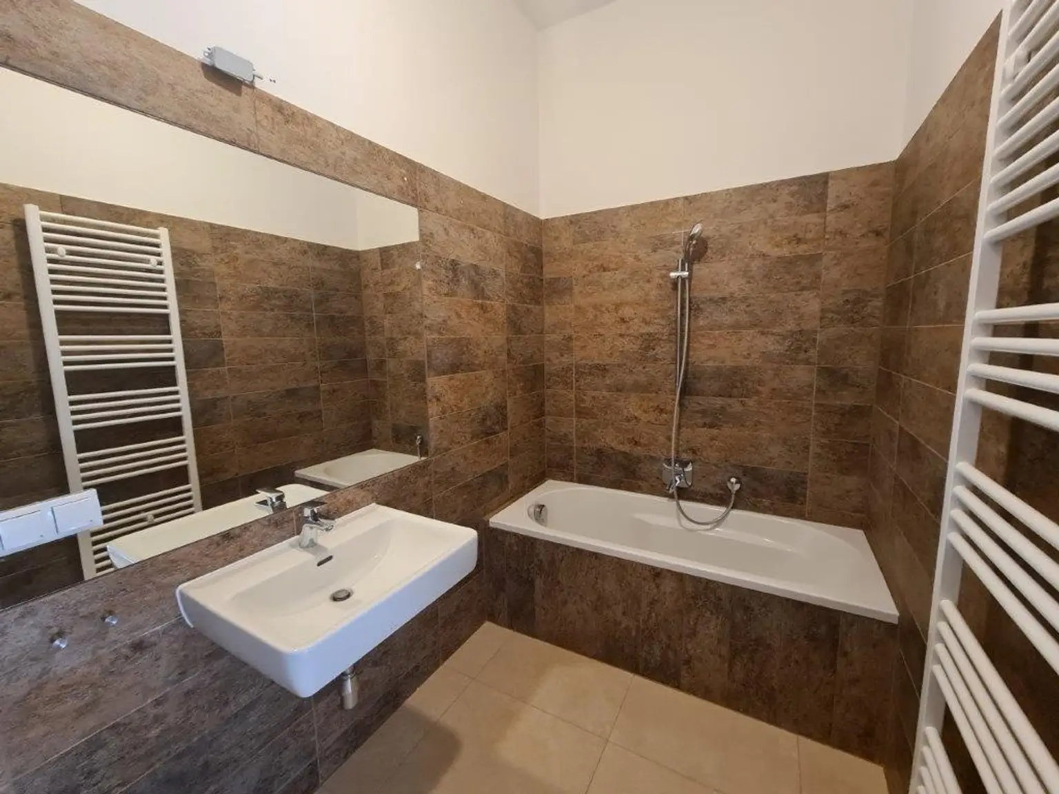 Q | ++ NEU ++ HÜBSCHE Altbauwohnung - Nähe Taborstraße | Prima Service Immobilien