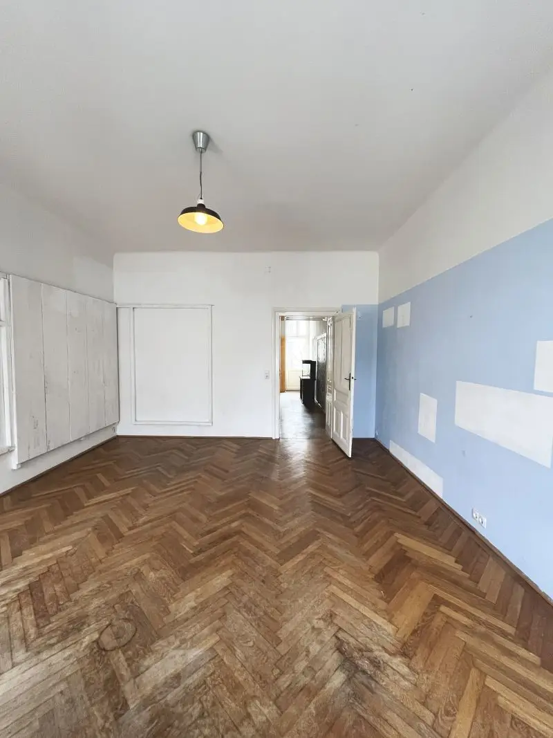 Bandgasse / Sanierungsbedürftiges Altbau(roh)juwel