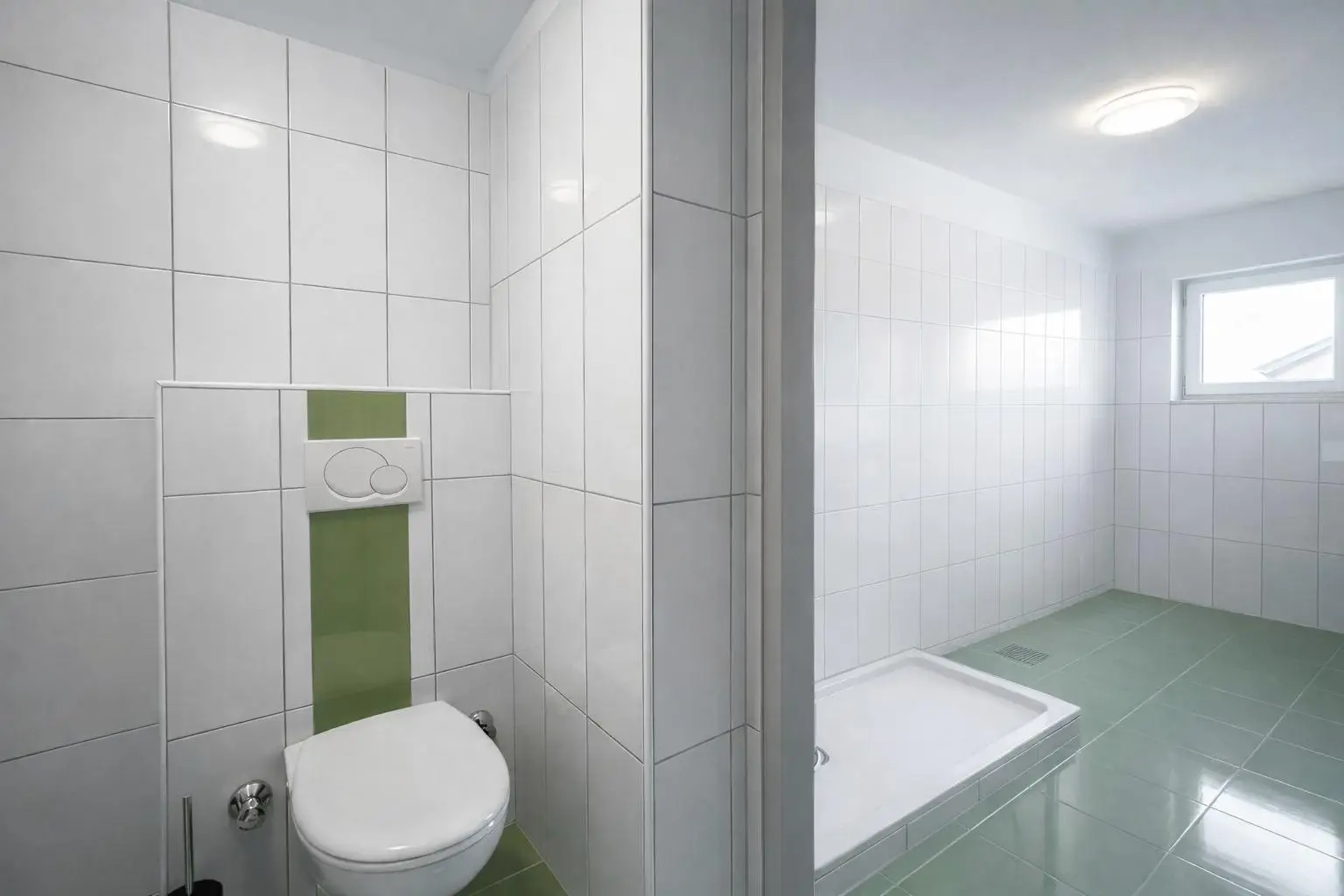 Badezimmer 2 (OG - Haupthaus)