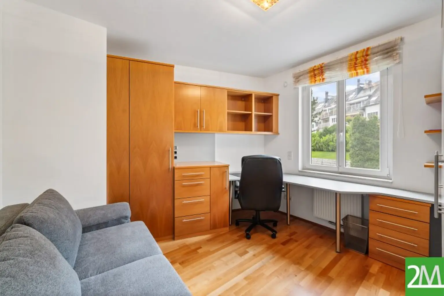 ARBEITS/GÄSTEZIMMER