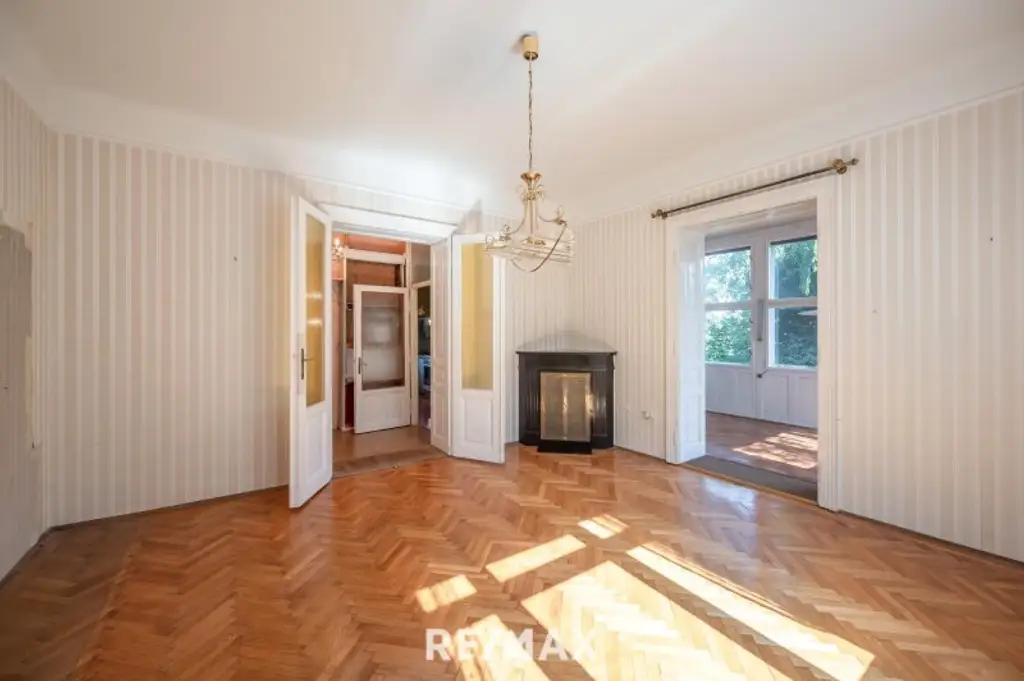 WOHNUNG IN ALTBAU-VILLA | EIGENGARTEN | SANIERUNGSBEDÜRFTIGES JUWEL