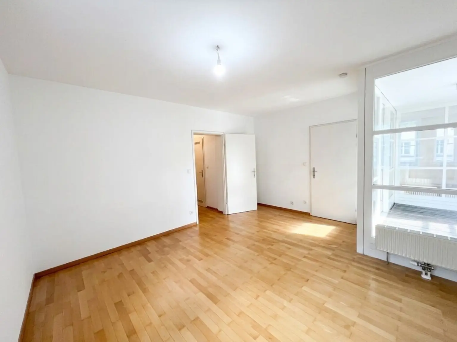 UNBEFRISTET: Moderne 2-Zimmer-Wohnung in Botschaftsviertel