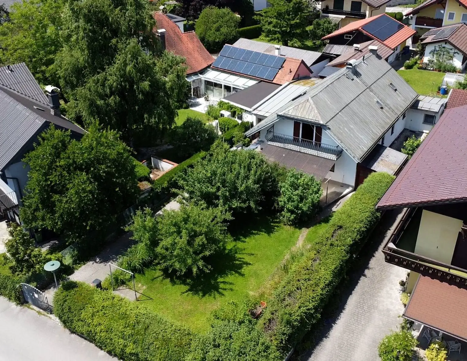 Wohnen mit Fernblick: Charmantes Mehrfamilienhaus in Seekirchen am Wallersee!