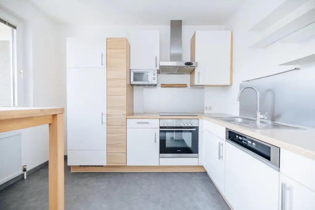 PROVISIONSFREI I RUHIGE LAGE I 2 ZIMMER I LOGGIA I 6.STOCK I AUSSICHT I LICHTDURCHFLUTET I PROJEKT WOHNEN