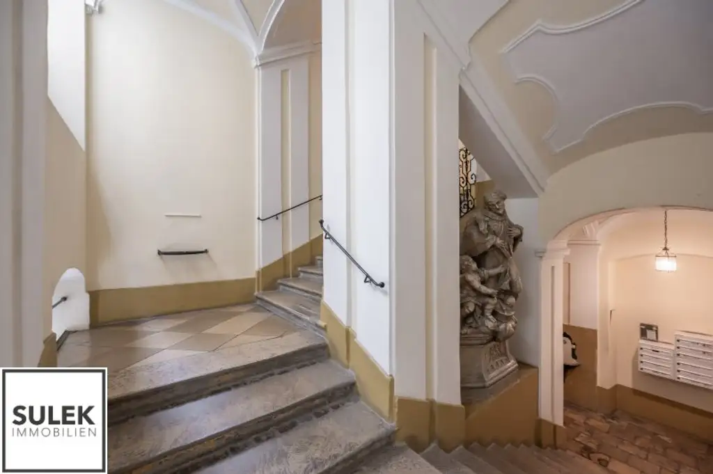 VIDEO-TOUR: traumhafte 3 Zimmer DG-Wohnung mit großem Wohnsalon in Bestlage * mit Blick zum Stephansdom *
