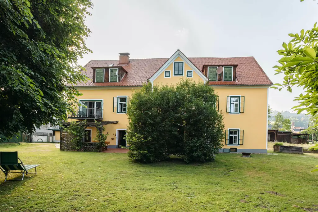 Historisches Herrenhaus mit vielfältigem Potenzial - nur 30 Minuten von Graz