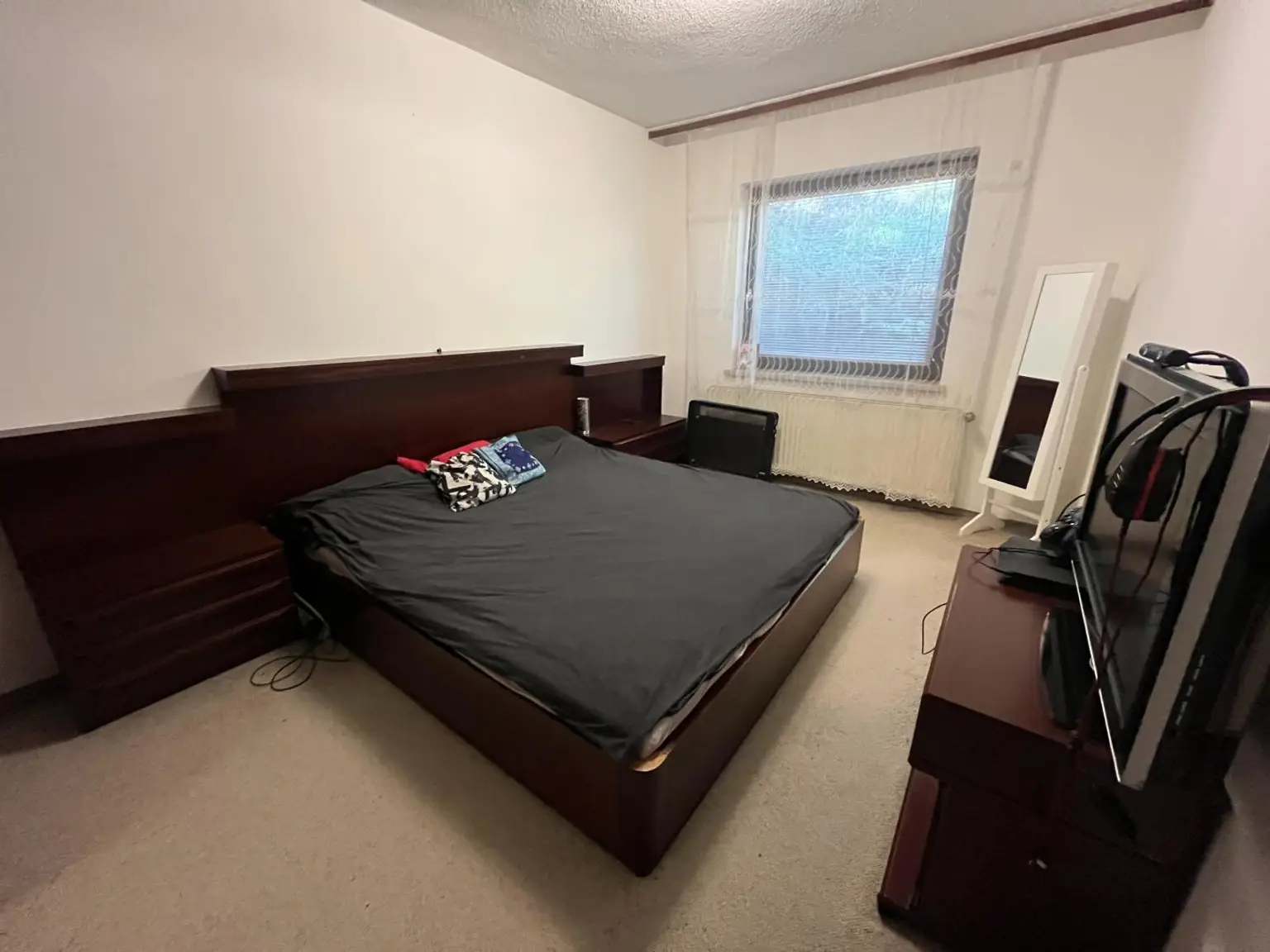 Familienfreundliches Ein- oder Zweifamilienwohnhaus mit 2 Wohneinheiten!