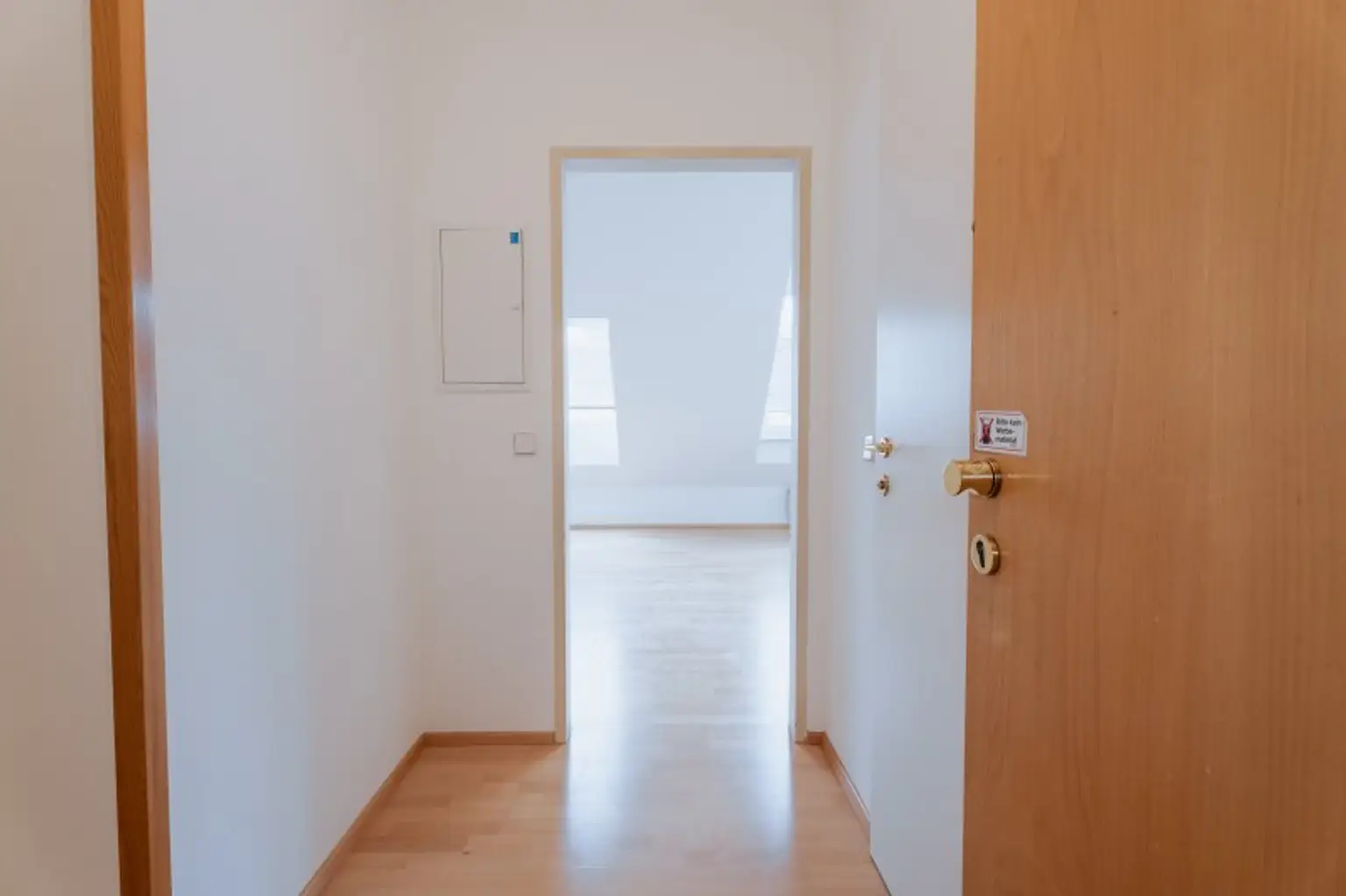 Helle 1- Zimmerwohnung im 1.Dachgeschoß