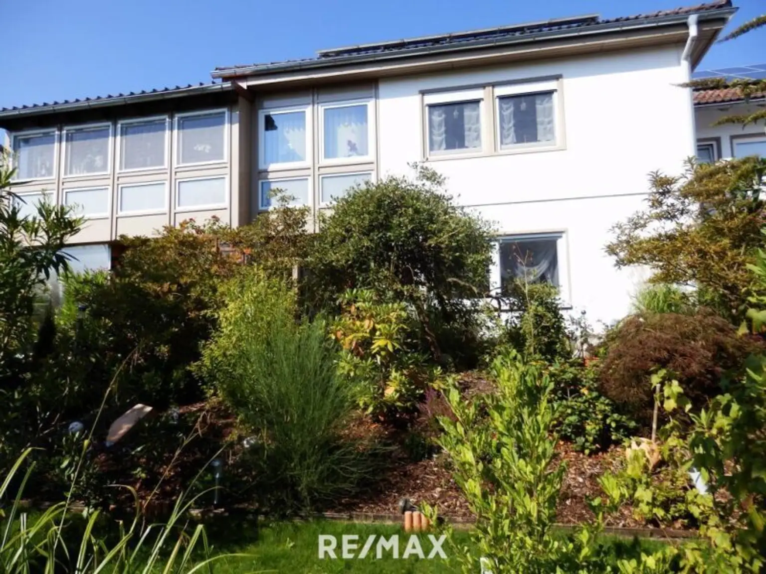 Aussicht vom Garten auf Haus