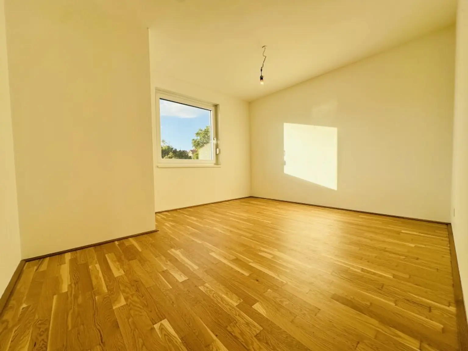 NACHMIETERSUCHE! Wohnen in Floridsdorf – 3-Zimmer-Wohnung mit Balkon - Nähe Shopping City Nord & Klink Floridsdorf!