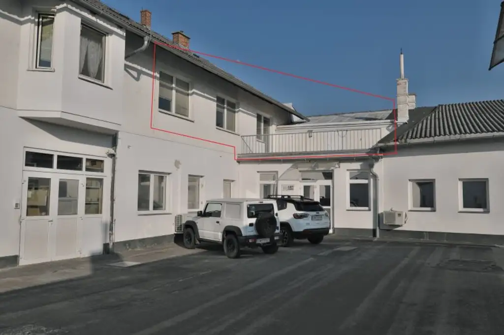 145 m² möblierte 5-Zimmer-Dachterrassenwohnung mit Untervermietrecht bzw. als WG / Arbeiterquartier