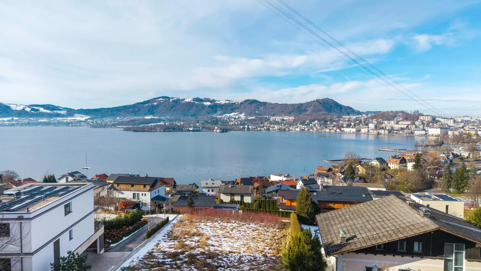 Ausblick auf den Traunsee und Gmunden Bright Side