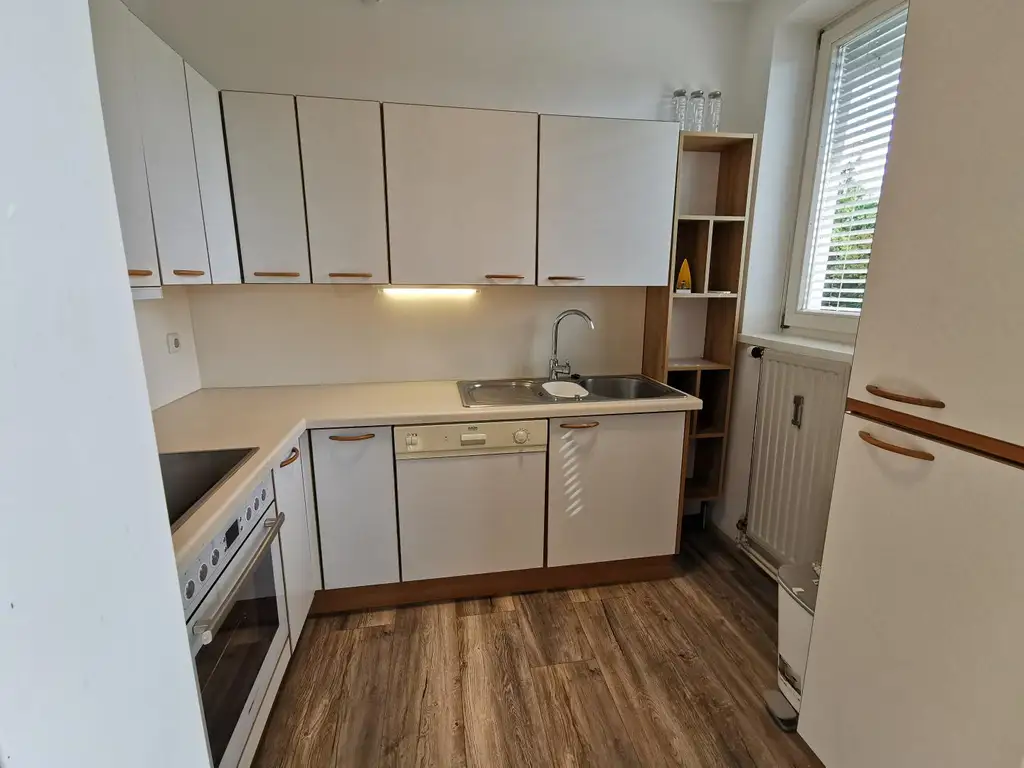 Charmante 2-Zimmer-Wohnung mit Balkon im Grünen