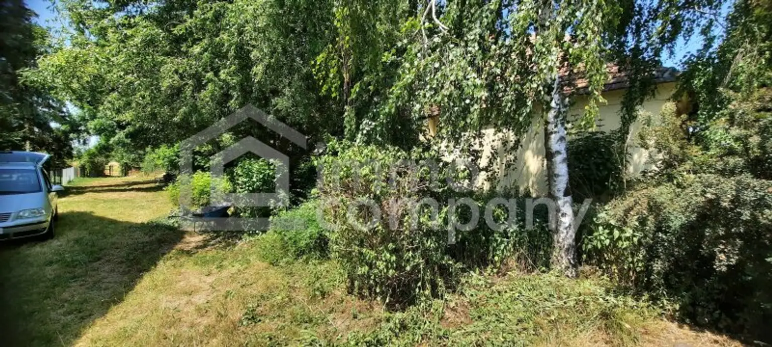 SSV - Charmantes Bauernhaus mit Nebengebäuden in Gyóró – 75 Min von Wien