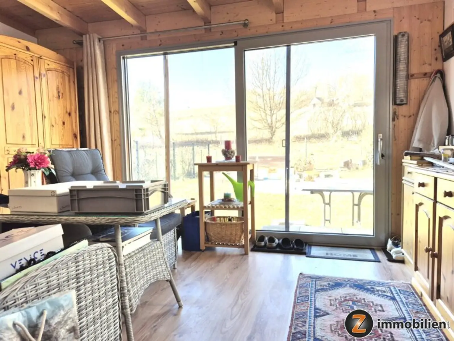 Blick in den Garten vom Wintergarten