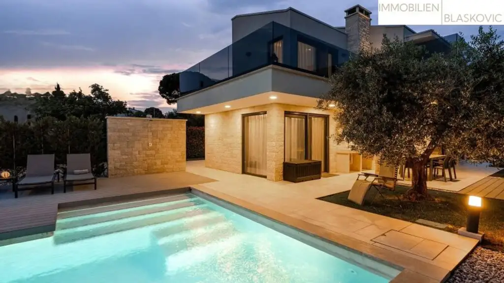Porec Umgebung - Attraktives Haus mit Pool, Whirlpool und Sauna