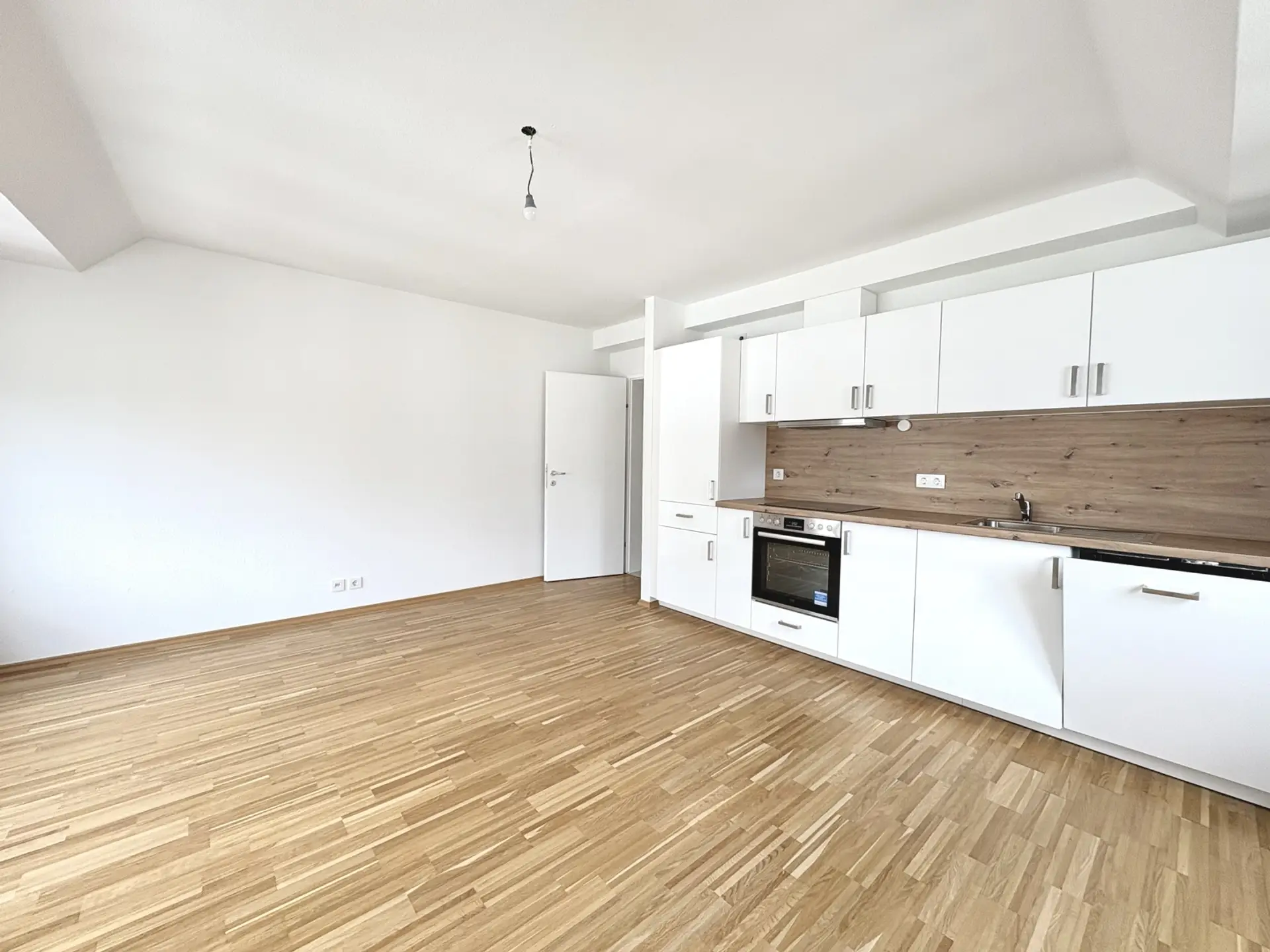 20250327_110046900_iOS