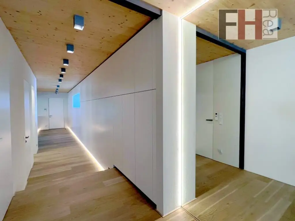 Moderne Gewerbeliegenschaft mit stylischer Wohneinheit inkl. Pool on Top! Bauland Kerngebiet! Vielfältige Nutzungsmöglichkeiten > Geschäftslokal, Büro, Praxis, Mobilitätscenter, KFZ!