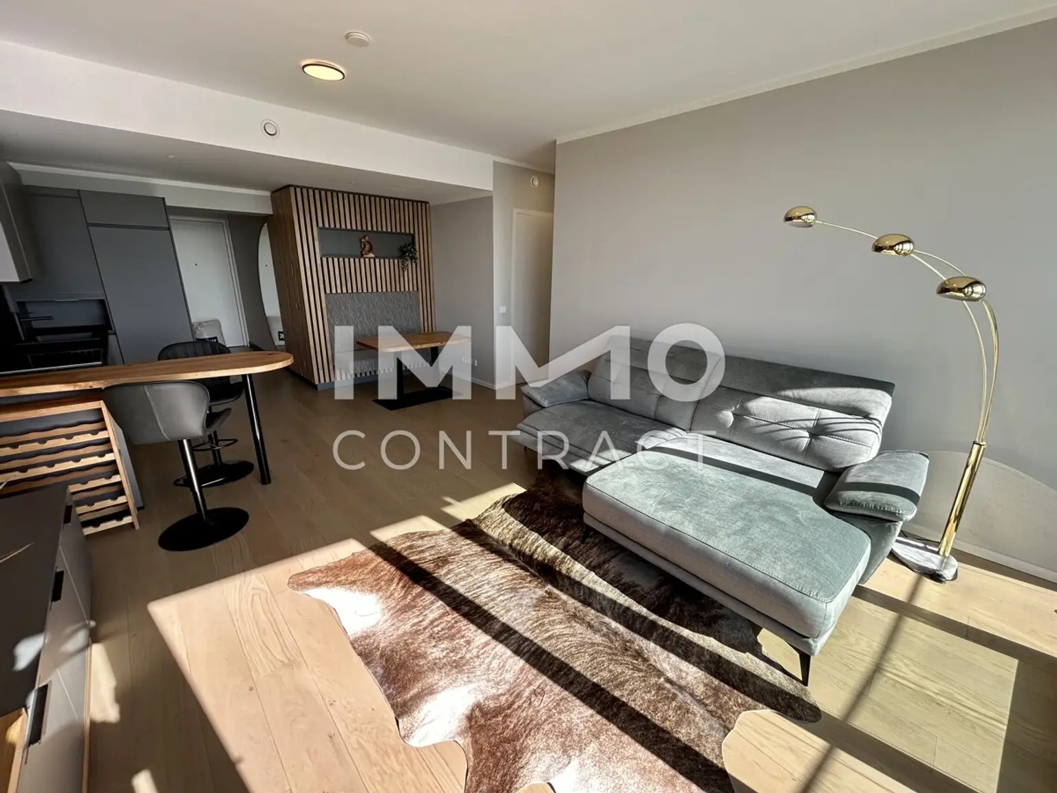 Möbliertes Apartment im 42. Stock mit Weitblick auf die Donau! Pool, Spa und Fitness inklusive!