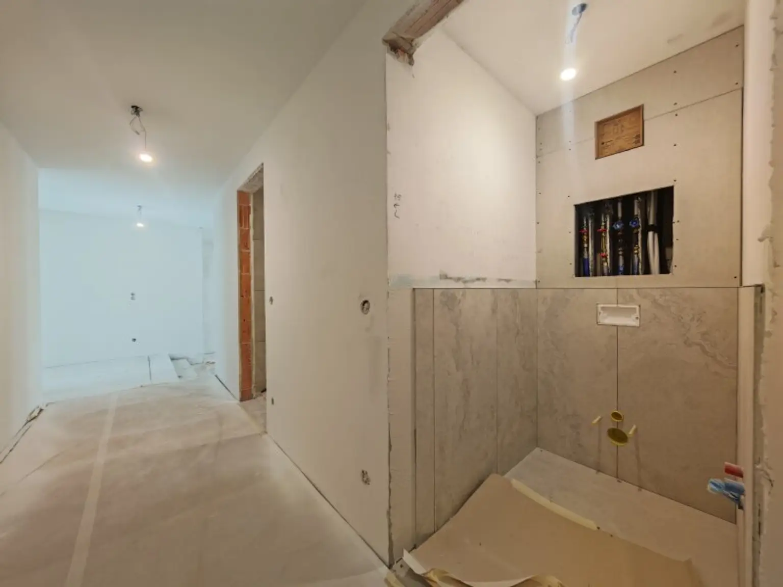 Vorzimmer mit WC und Bad