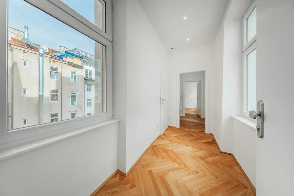 Sanierte Altbauwohnung in ruhiger Innenhoflage – hochwertiger Erstbezug mit Stil!