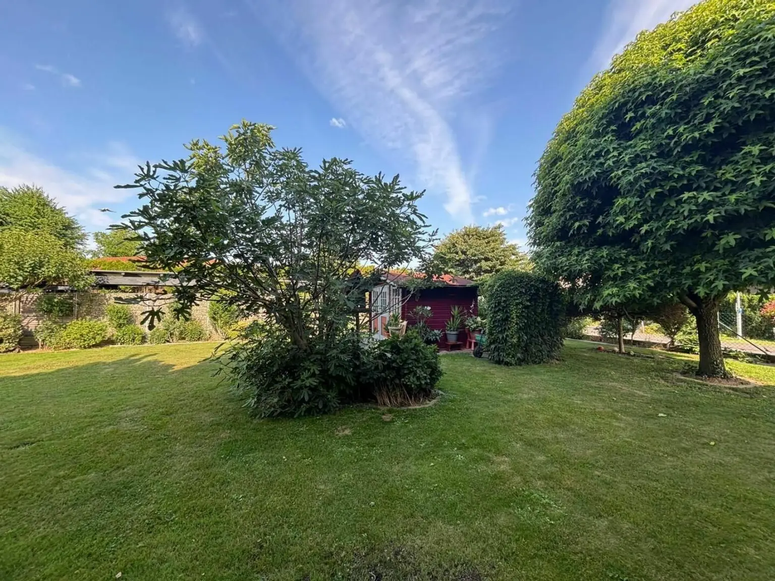 **RARITÄT**Einzigartiges Haus in BESTLAGE in unmittelbarer Nähe zur Therme**parkähnlicher Garten**Wintergarten**Nebengebäude mit Fitness**uvm ...!**