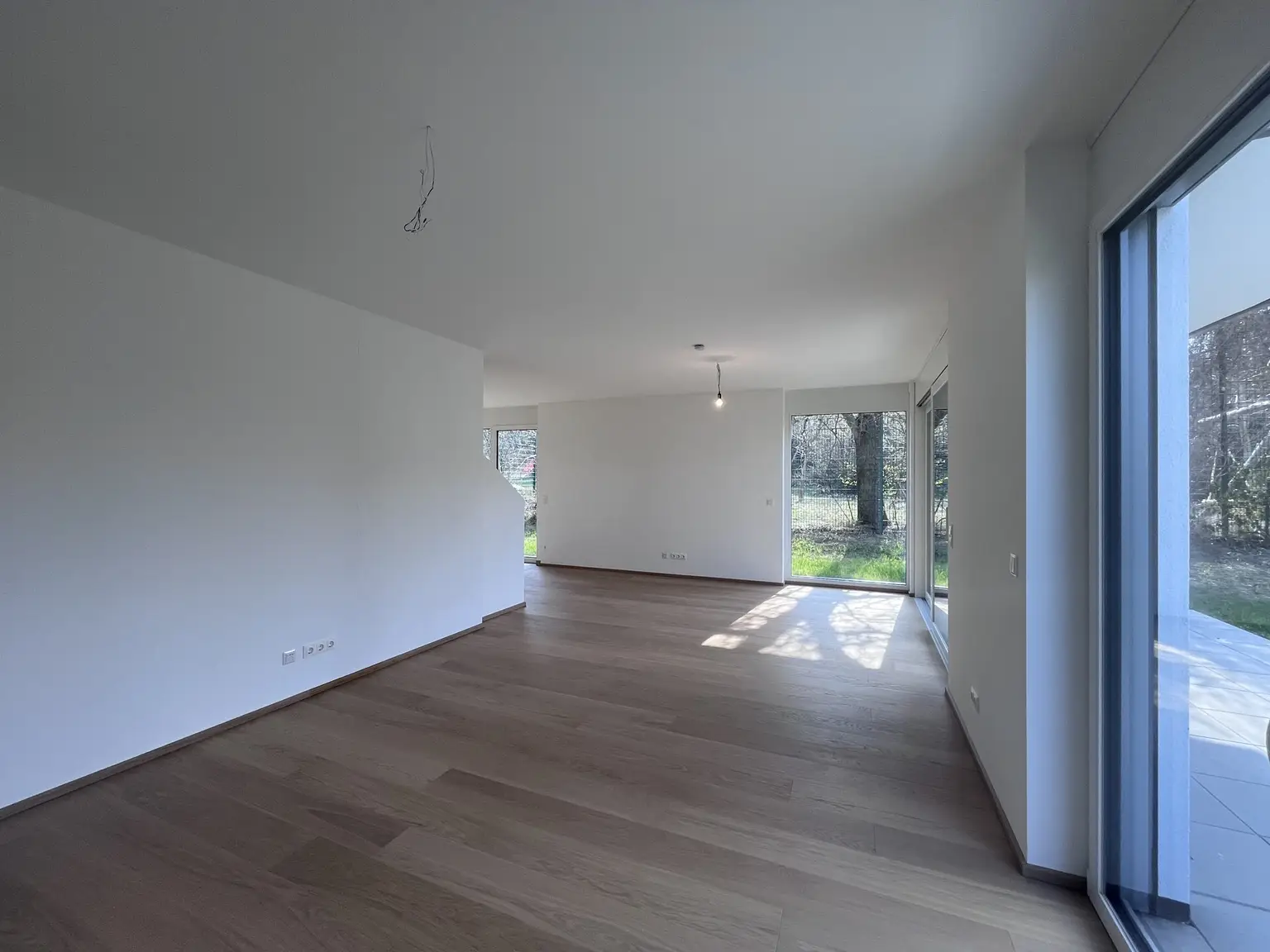 Erstbezug !!! Traumhafte Doppelhaushälfte -  mit 5 Zimmern, Garten, Wohnkeller und Stellplätzen!