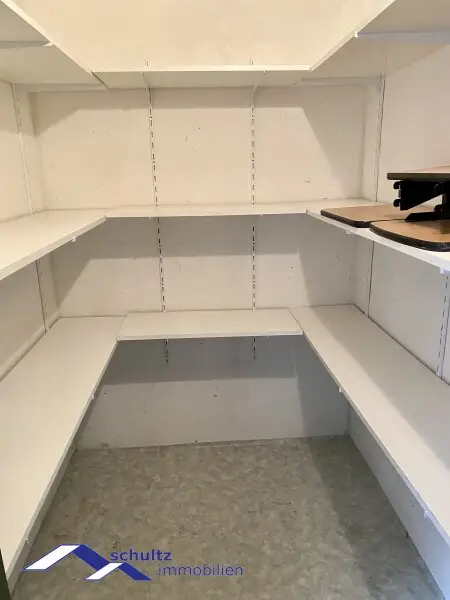 Attraktive 3-Zimmer-Dachgeschosswohnung im Zentrum von Guntramsdorf zu mieten! Überdachter Parkplatz inklusive!