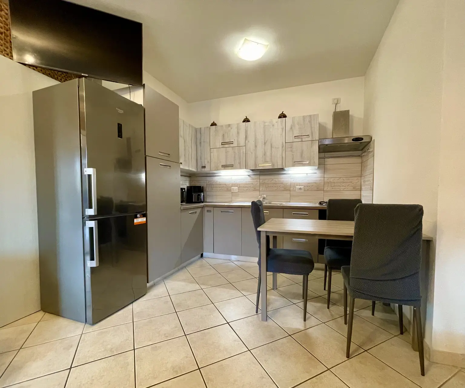 Sardinien: Sonnige 3-Zimmer‑Wohnung mit Terrasse & Bergblick - nur 7 km zum Meer